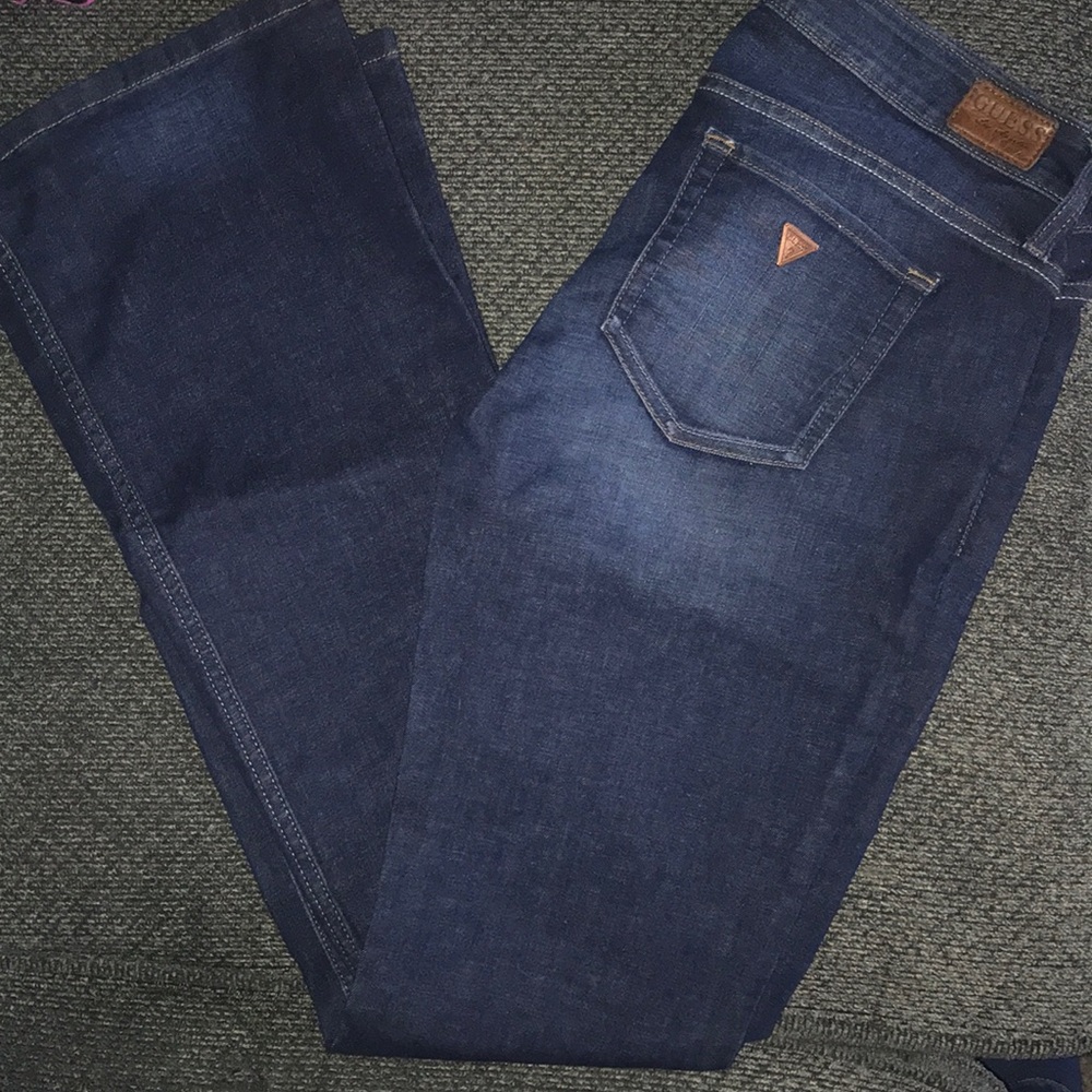LIKE NEW!!!! Guess Jeans